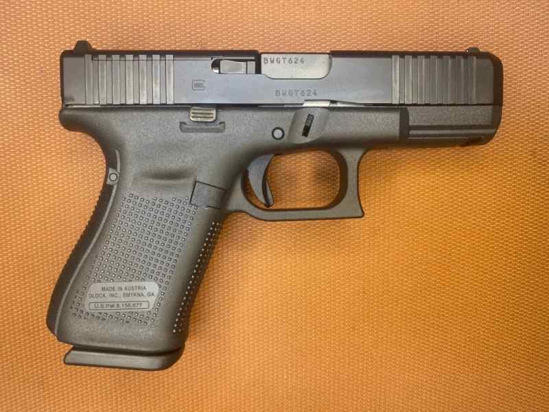 NEW IN THE BOX - Glock 19 Generation 5 MOS 